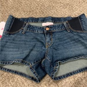 NWT Isabel Maternity Shorts size 4!